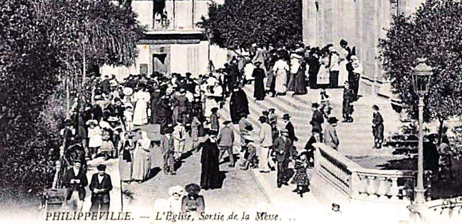 1964- Philippeville - Eglise - Sortie de Messe2.jpg